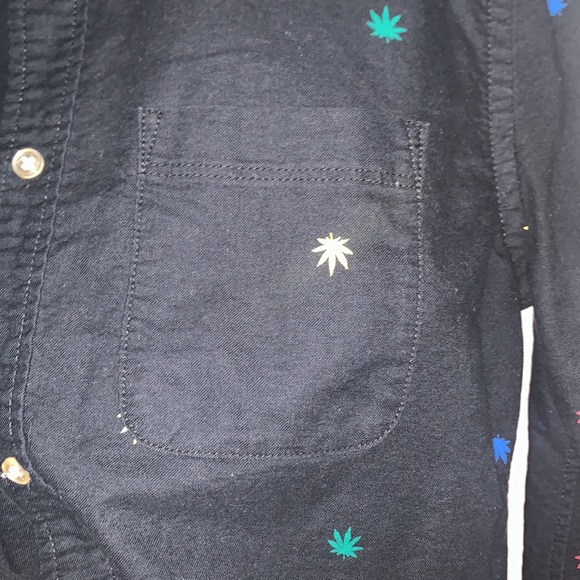Men’s Long sleeve button up - Black with leaf print/pattern - Picture 3 of 7